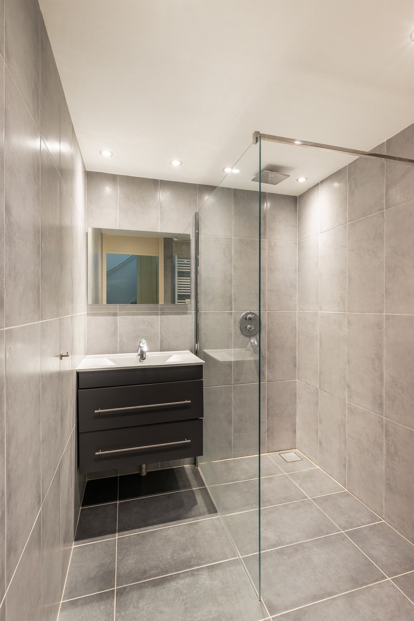 Spacious 3-Room Maisonnette with Sunny Balcony and Private Storage in Holy Noord — 10