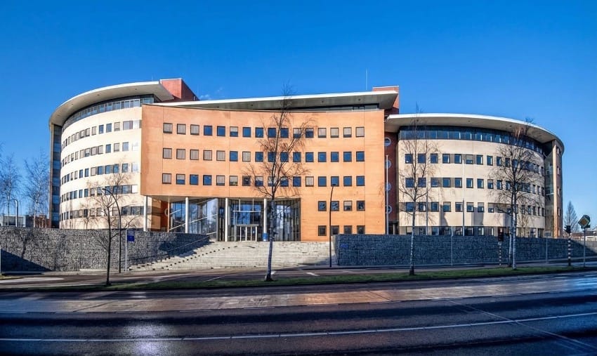View photo 1 of De Ruyterlaan 25