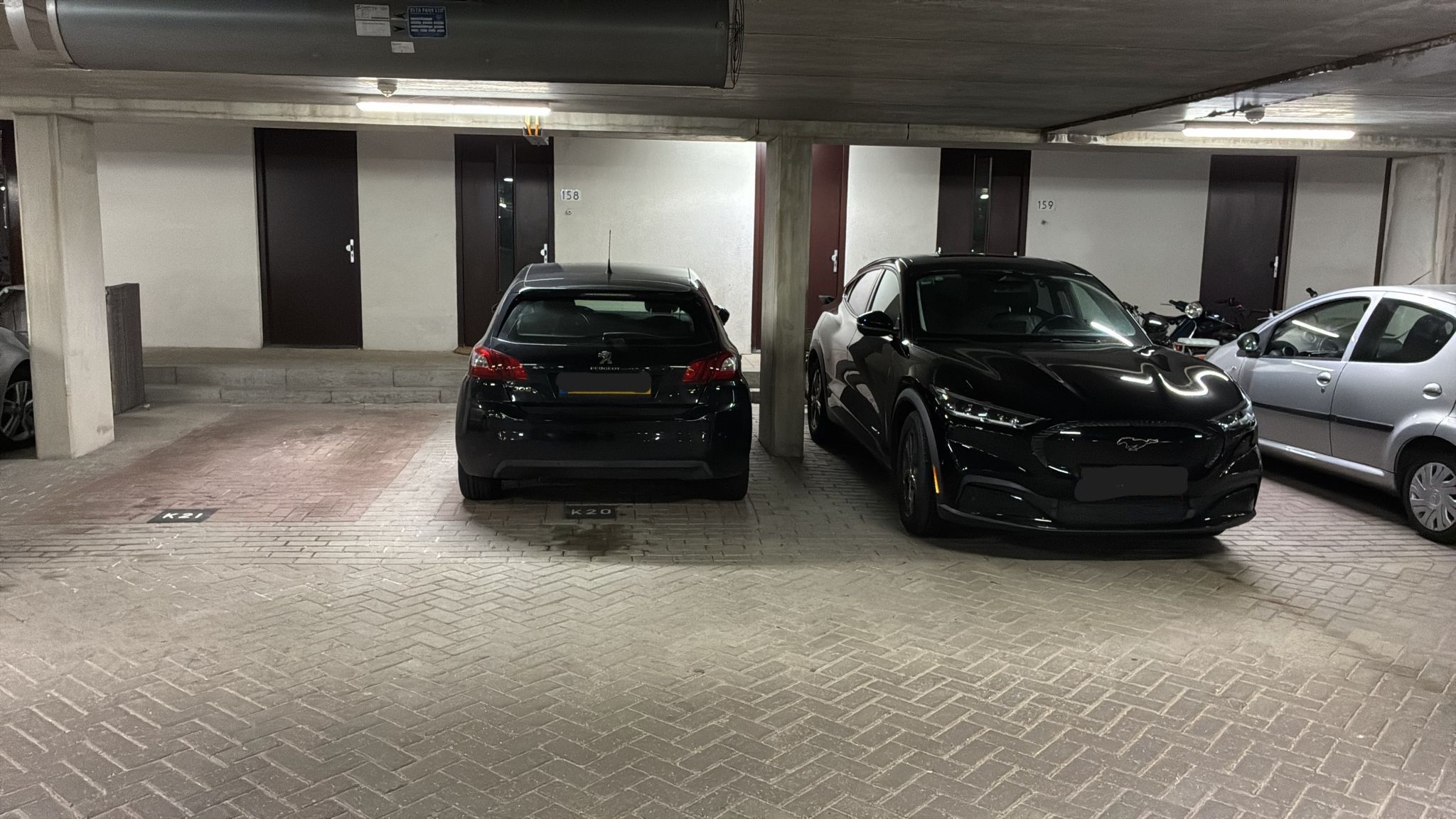 Zonnehof K-20 parkeerplaats  false