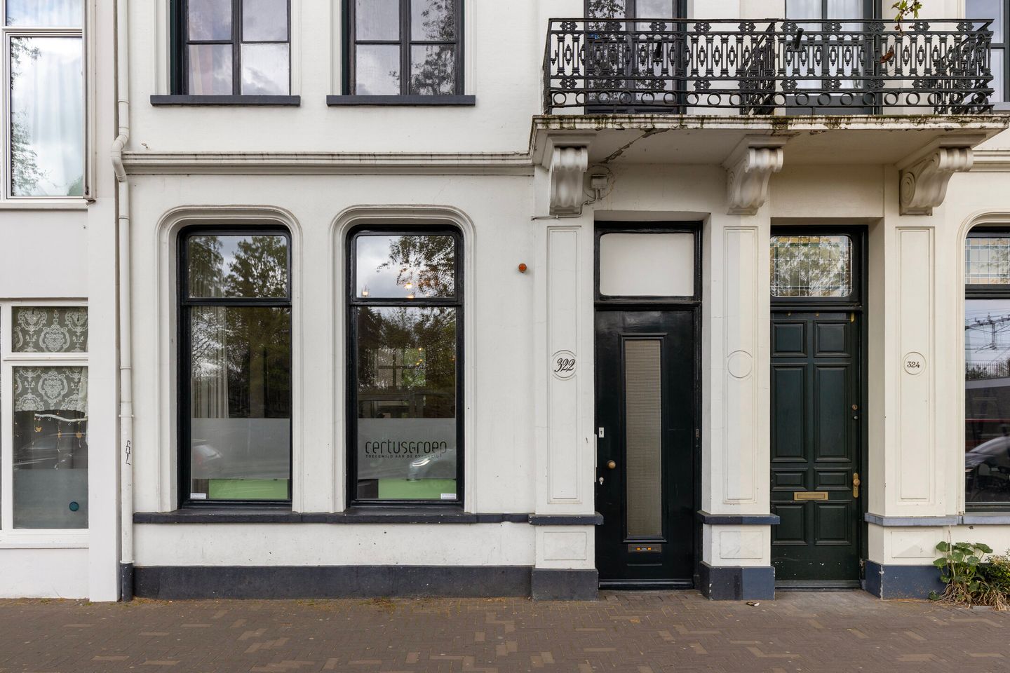 Bekijk foto 2 van Spoorlaan 322