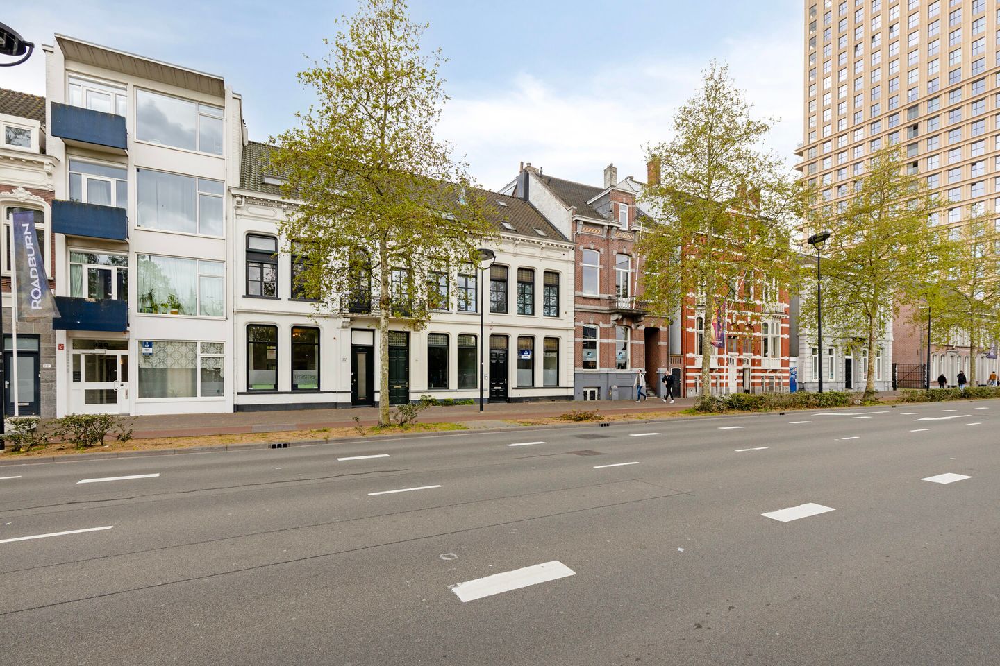 Bekijk foto 4 van Spoorlaan 322