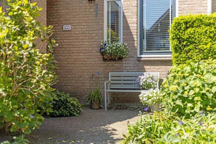 Tussenwoning te koop: Zwanenkamp 259, Maarssen