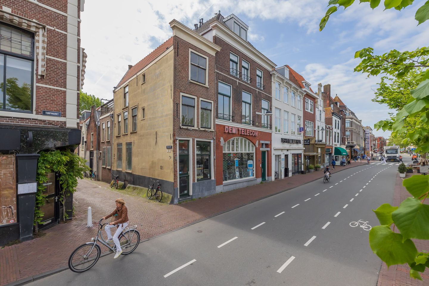 Bekijk foto 1 van Turfmarkt 6