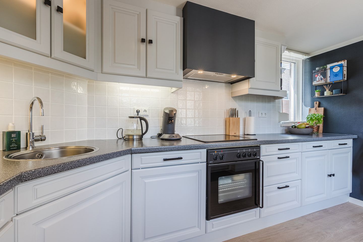 Well-Maintained Corner House with Carport and Private Garden in Hoogerheide — 14