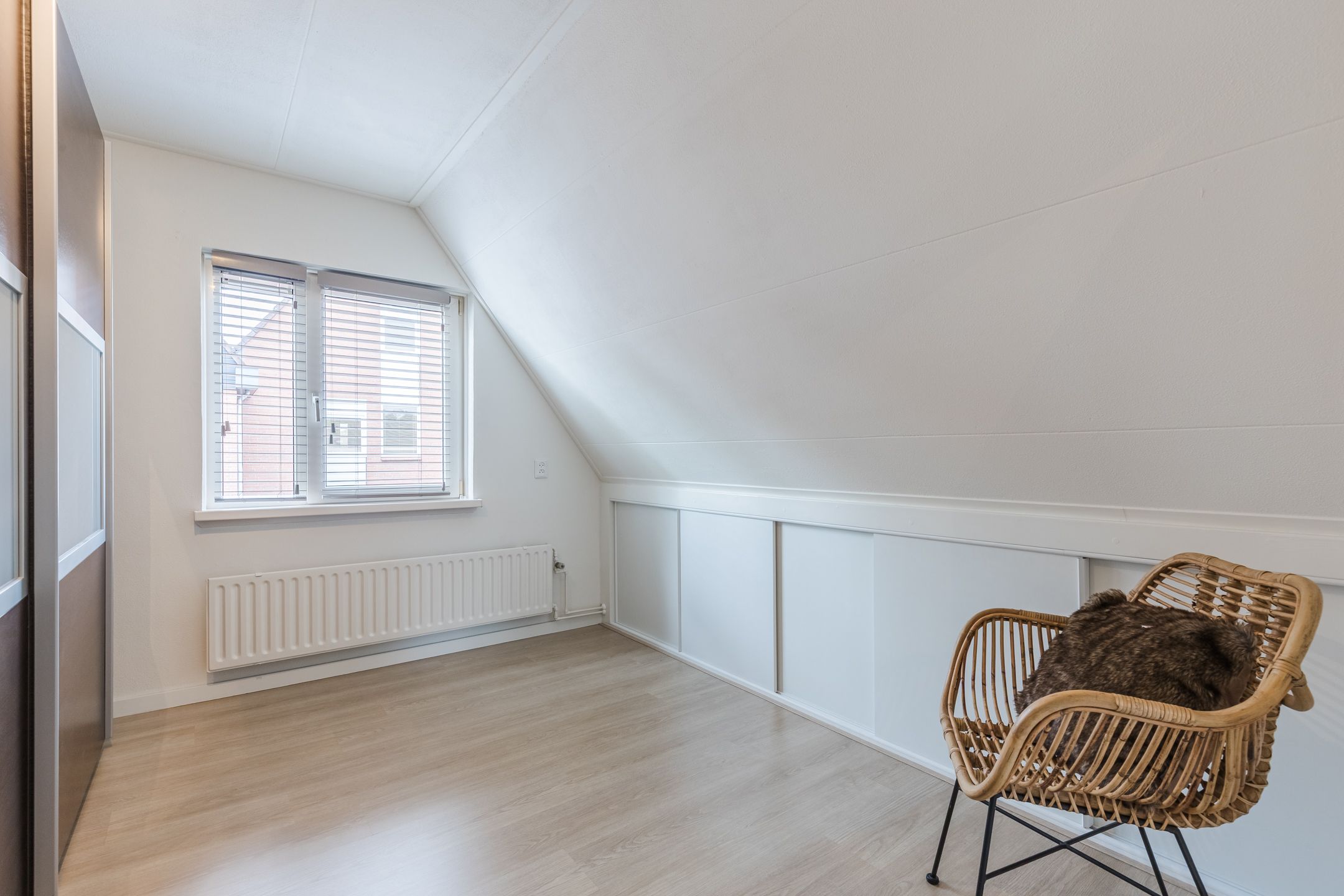 Well-Maintained Corner House with Carport and Private Garden in Hoogerheide — 24