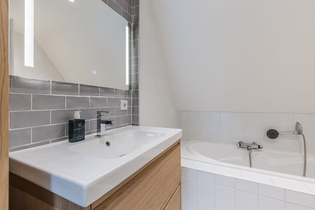 Well-Maintained Corner House with Carport and Private Garden in Hoogerheide — 26
