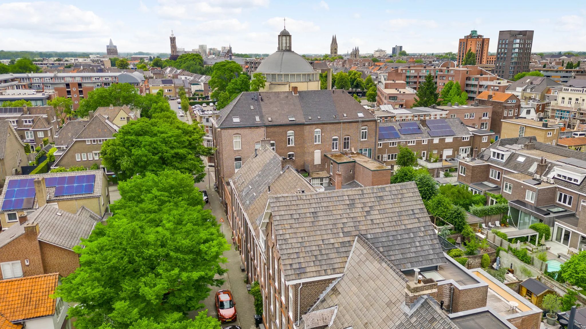 Photo 39 of Frans Douvenstraat 9-C