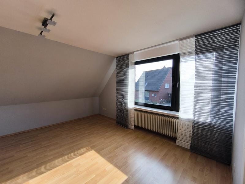 Spacious Detached Home with Dual Living Potential in Lage — 40