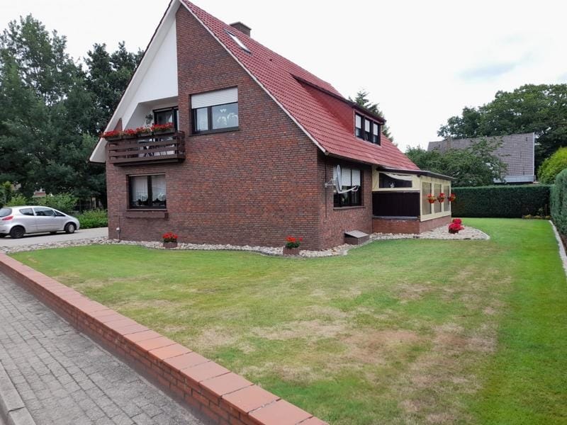 Spacious Detached Home with Dual Living Potential in Lage — 37