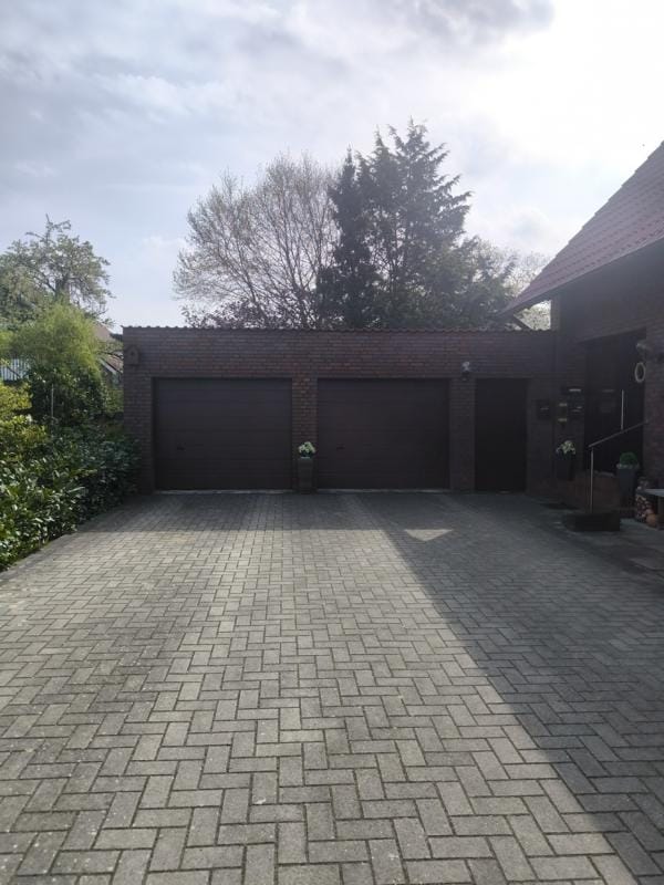 Spacious Detached Home with Dual Living Potential in Lage — 34