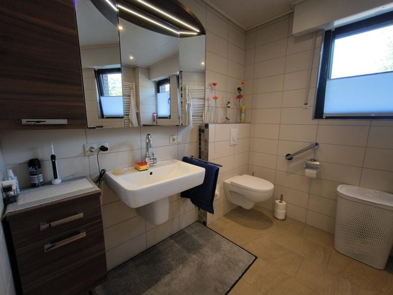Spacious Detached Home with Dual Living Potential in Lage — 13