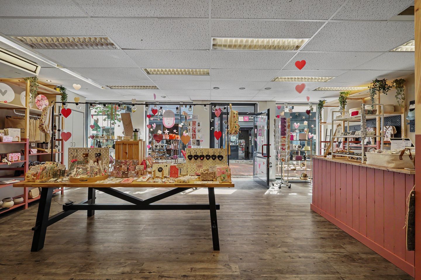 View photo 2 of Lange Vorststraat 77