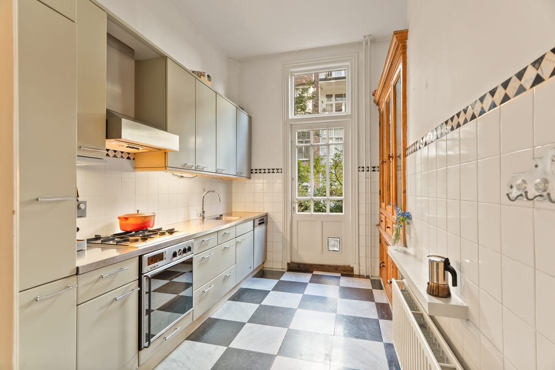 Photo 16 of Nicolaas Maesstraat 86-H