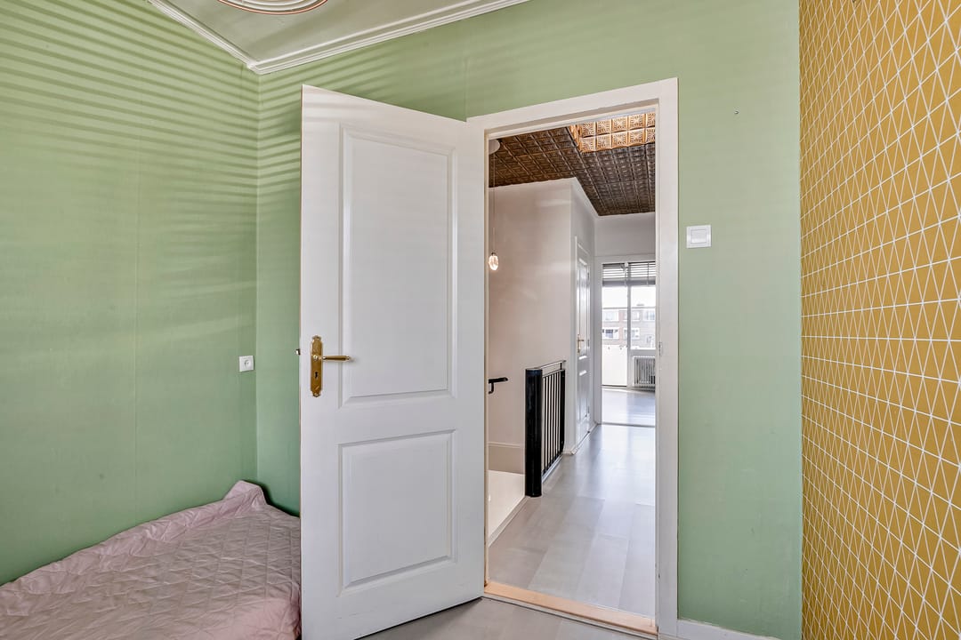 Spacious Maisonette with Three Bedrooms and Two Balconies in Arnhem — 17