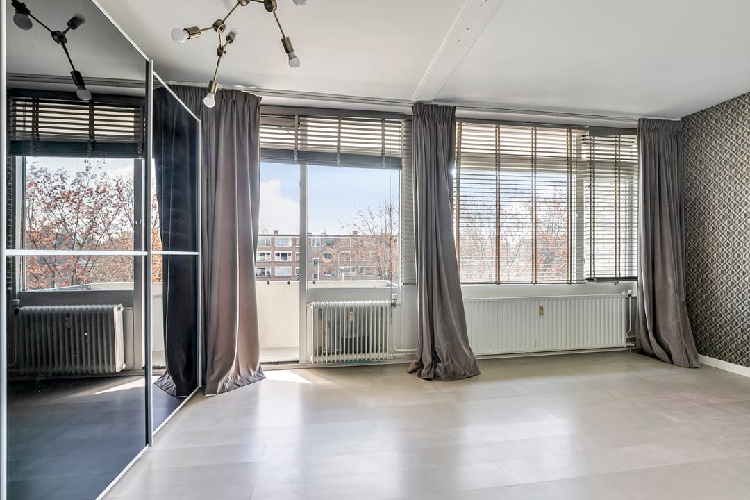 Spacious Maisonette with Three Bedrooms and Two Balconies in Arnhem — 22