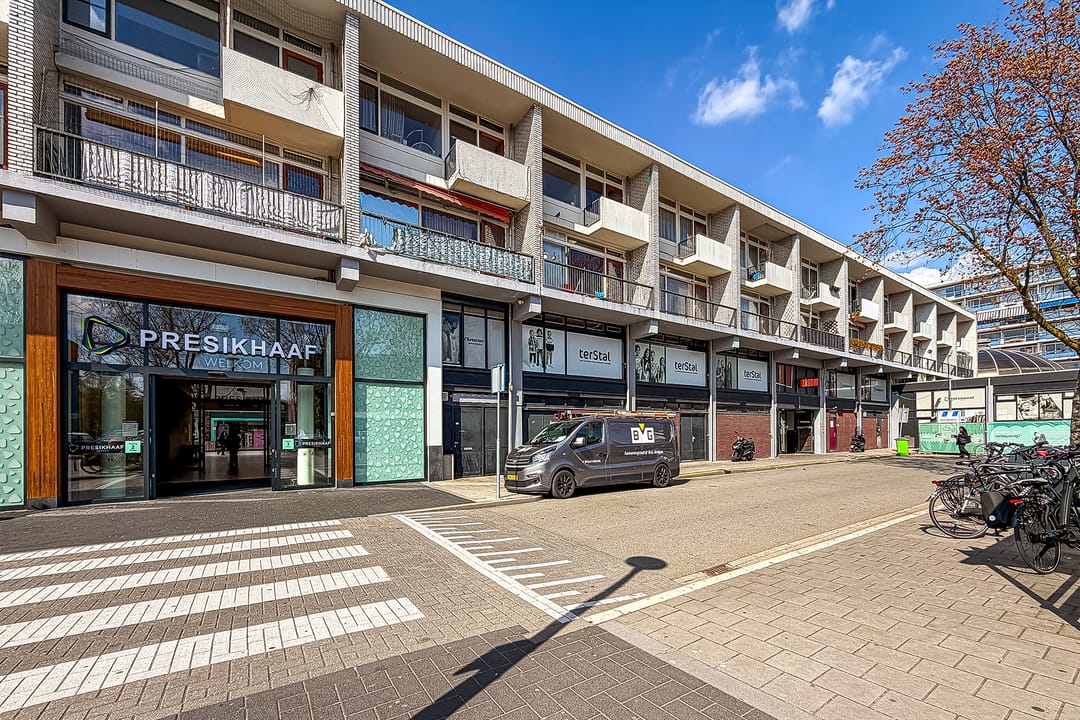 Spacious Maisonette with Three Bedrooms and Two Balconies in Arnhem — 32