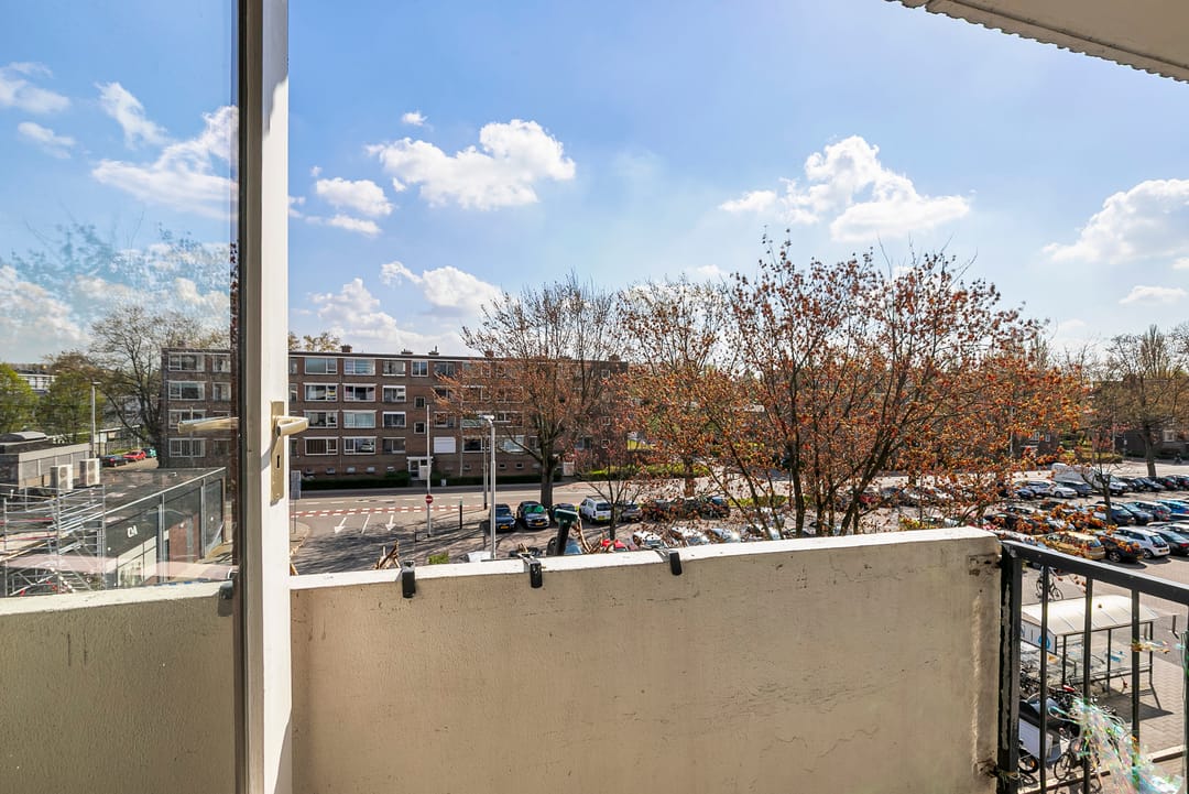 Spacious Maisonette with Three Bedrooms and Two Balconies in Arnhem — 26