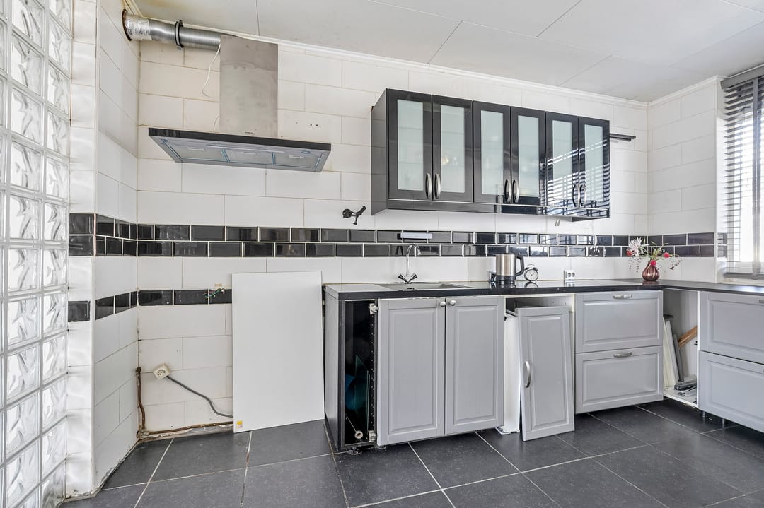 Spacious Maisonette with Three Bedrooms and Two Balconies in Arnhem — 11