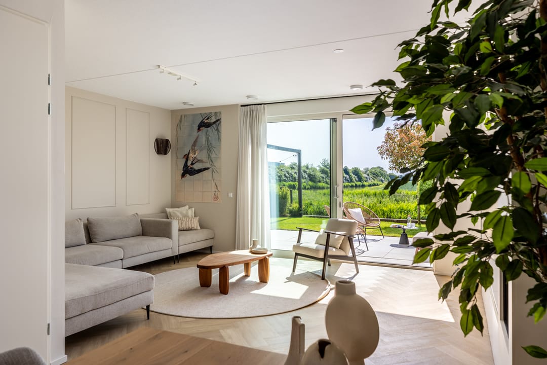 Modern and Sustainable Semi-Detached Home with Water Views — 8
