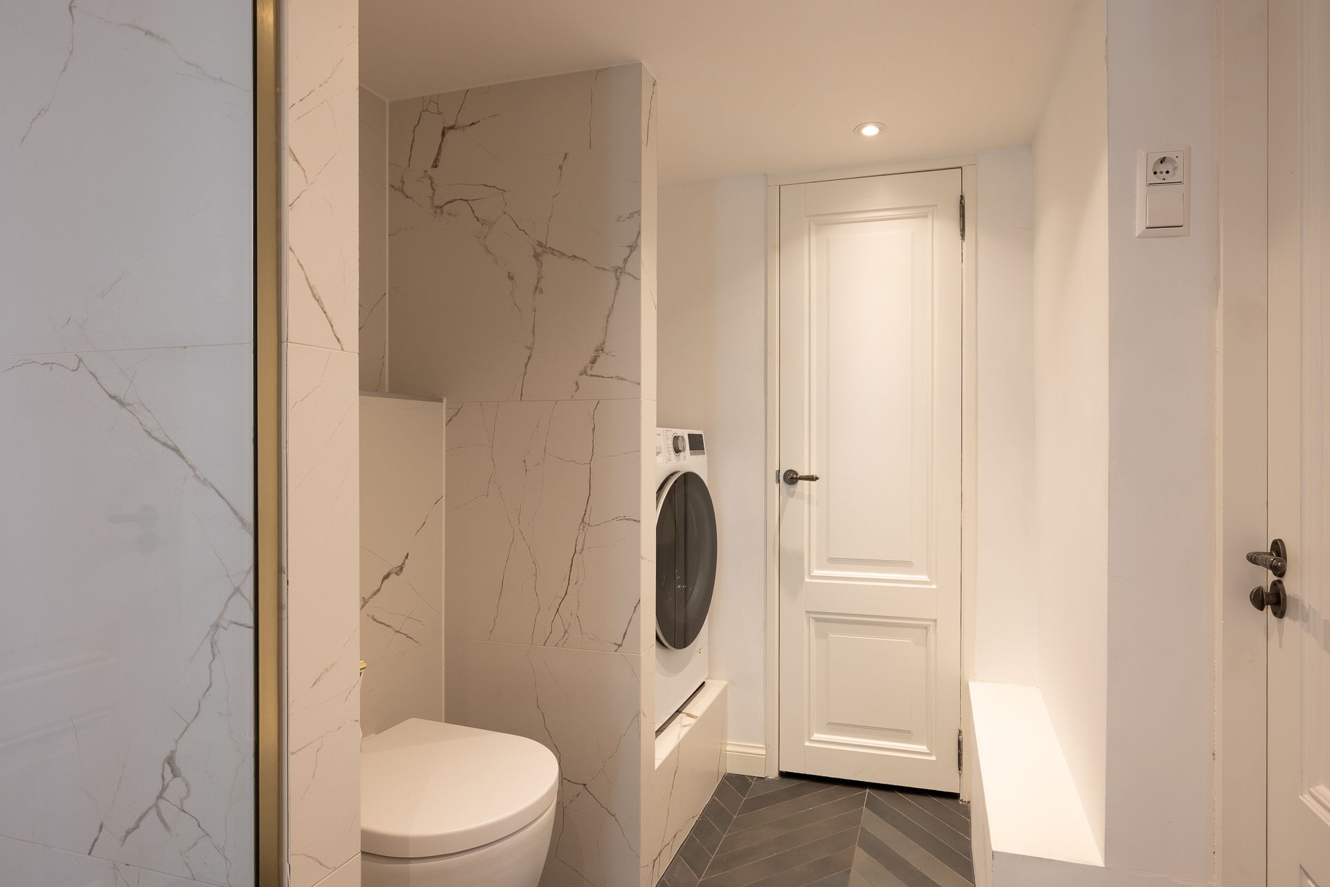 Photo 21 of Klein-Coolstraat 34-A
