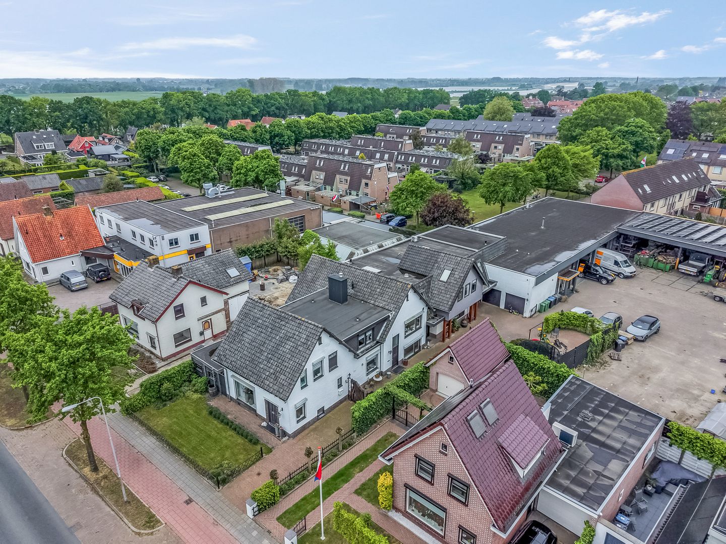 View photo 1 of Veenendaalsestraatweg 11