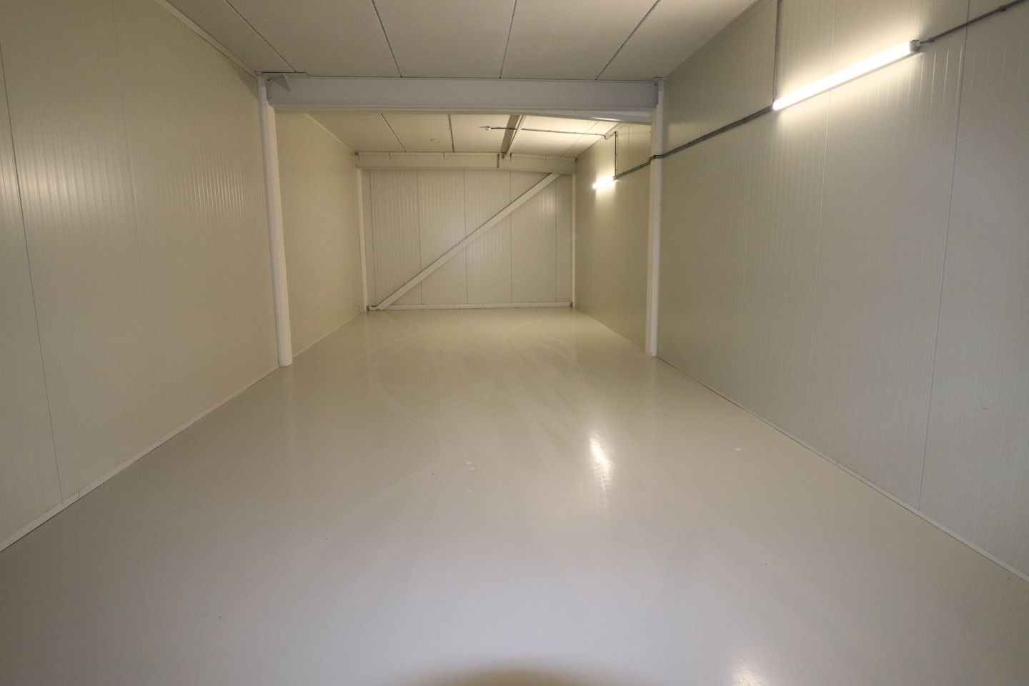 View photo 3 of Stuwweg 9