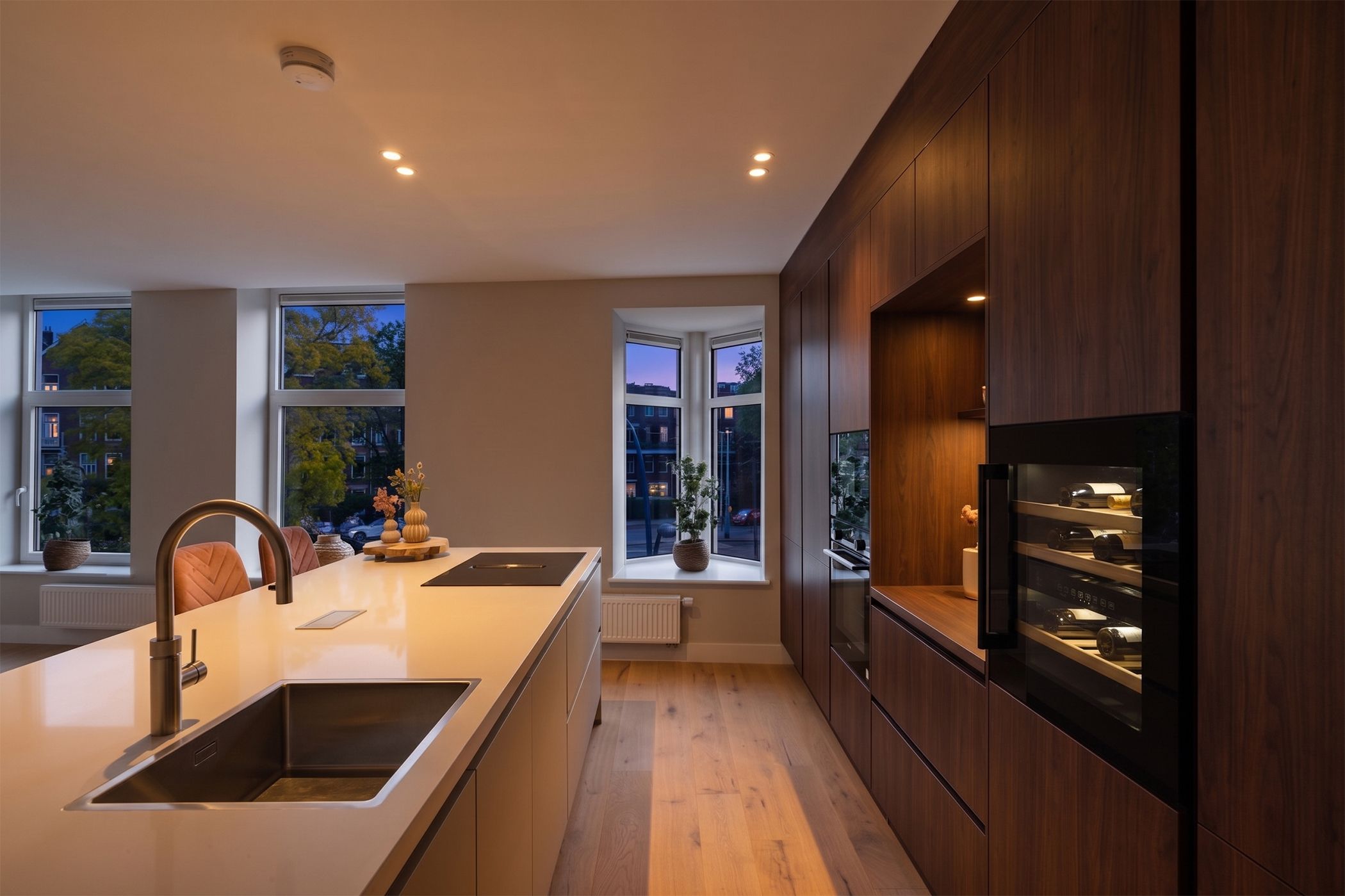 Luxury 5-Room Apartment on Mathenesserlaan with New Foundation and Terrace — 18