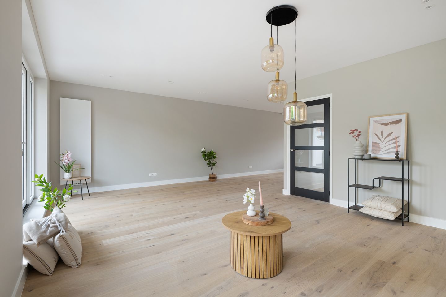 Luxury 5-Room Apartment on Mathenesserlaan with New Foundation and Terrace — 10