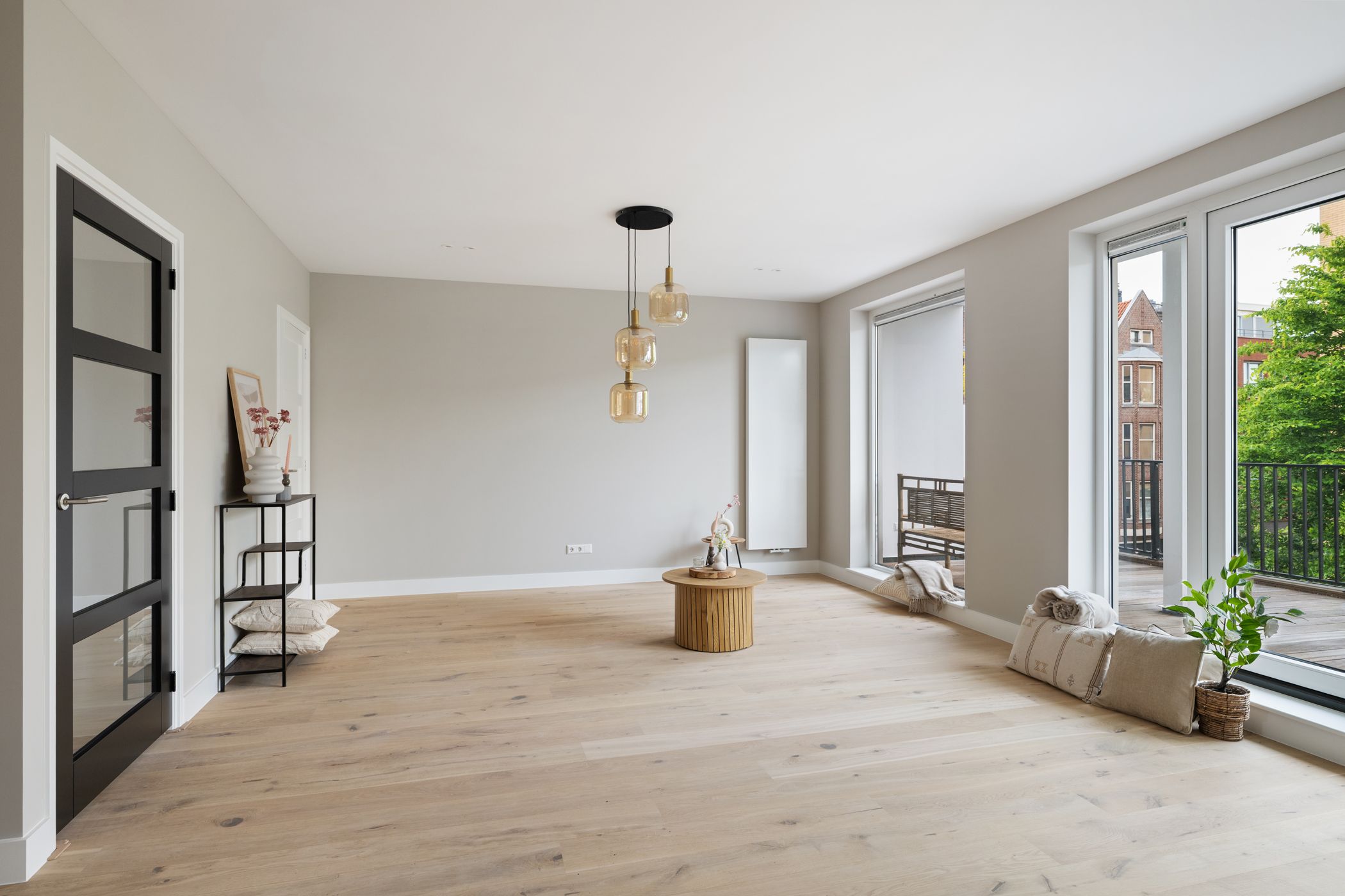 Luxury 5-Room Apartment on Mathenesserlaan with New Foundation and Terrace — 9