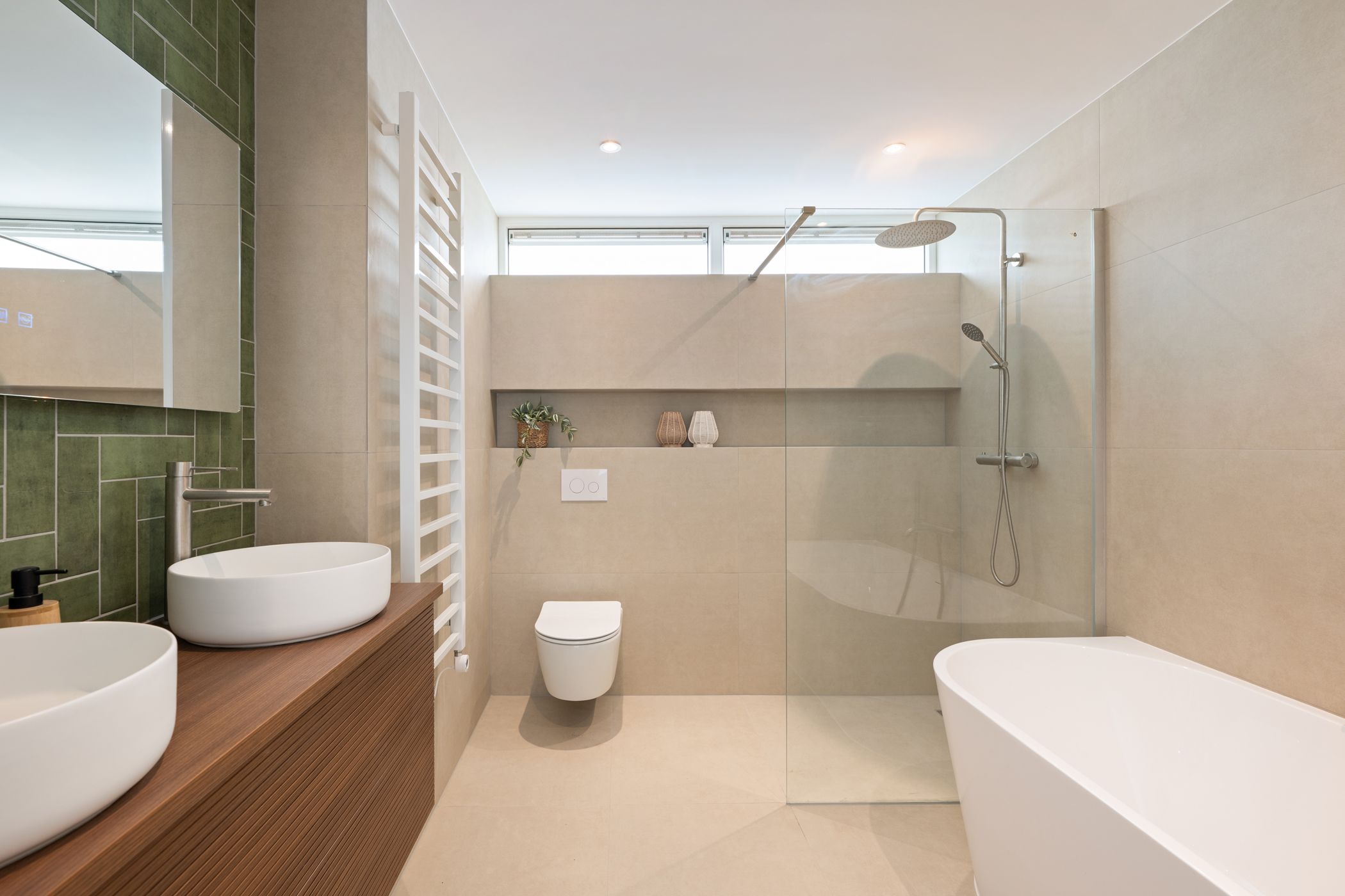 Luxury 5-Room Apartment on Mathenesserlaan with New Foundation and Terrace — 39