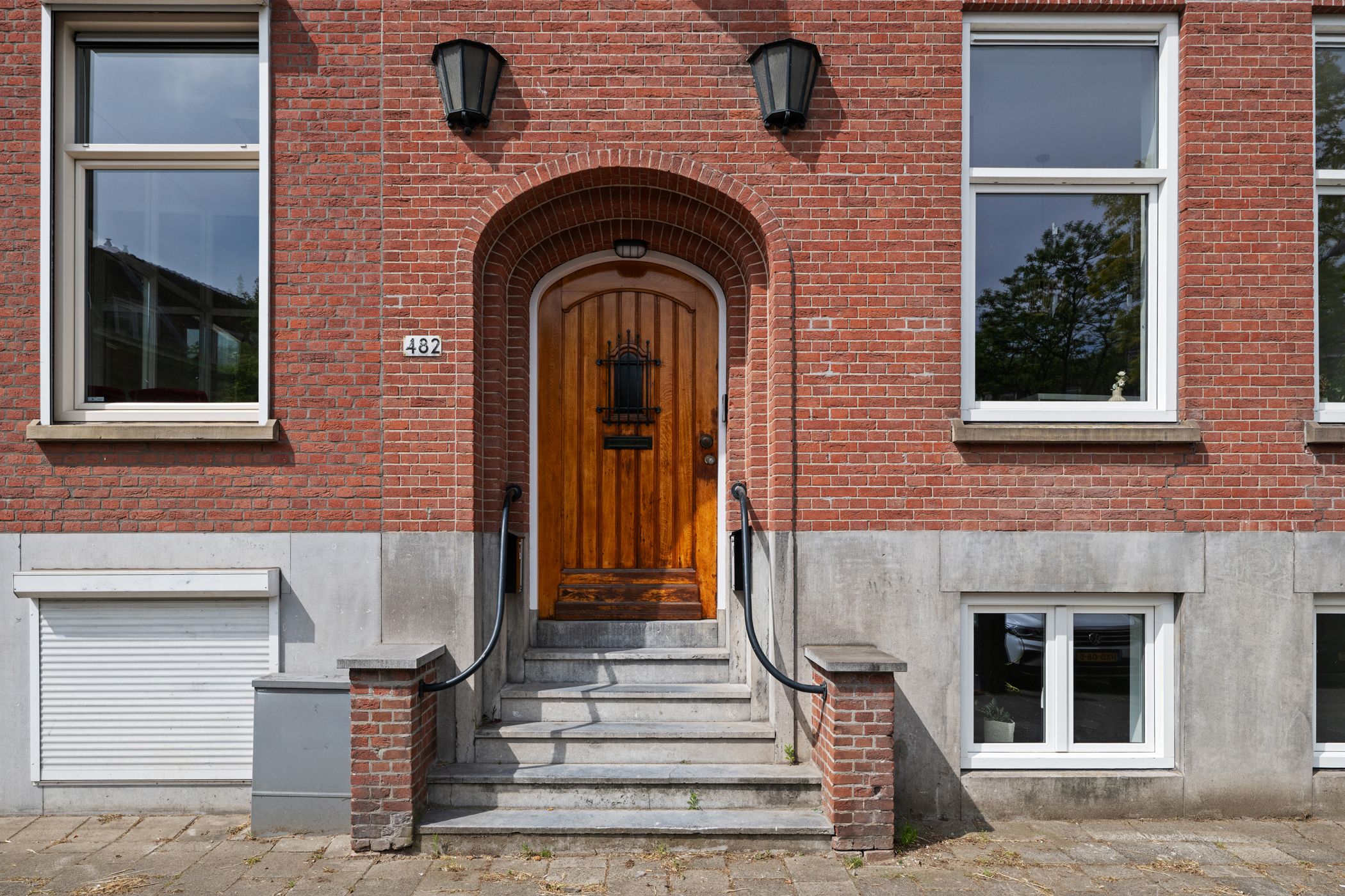 Luxury 5-Room Apartment on Mathenesserlaan with New Foundation and Terrace — 45