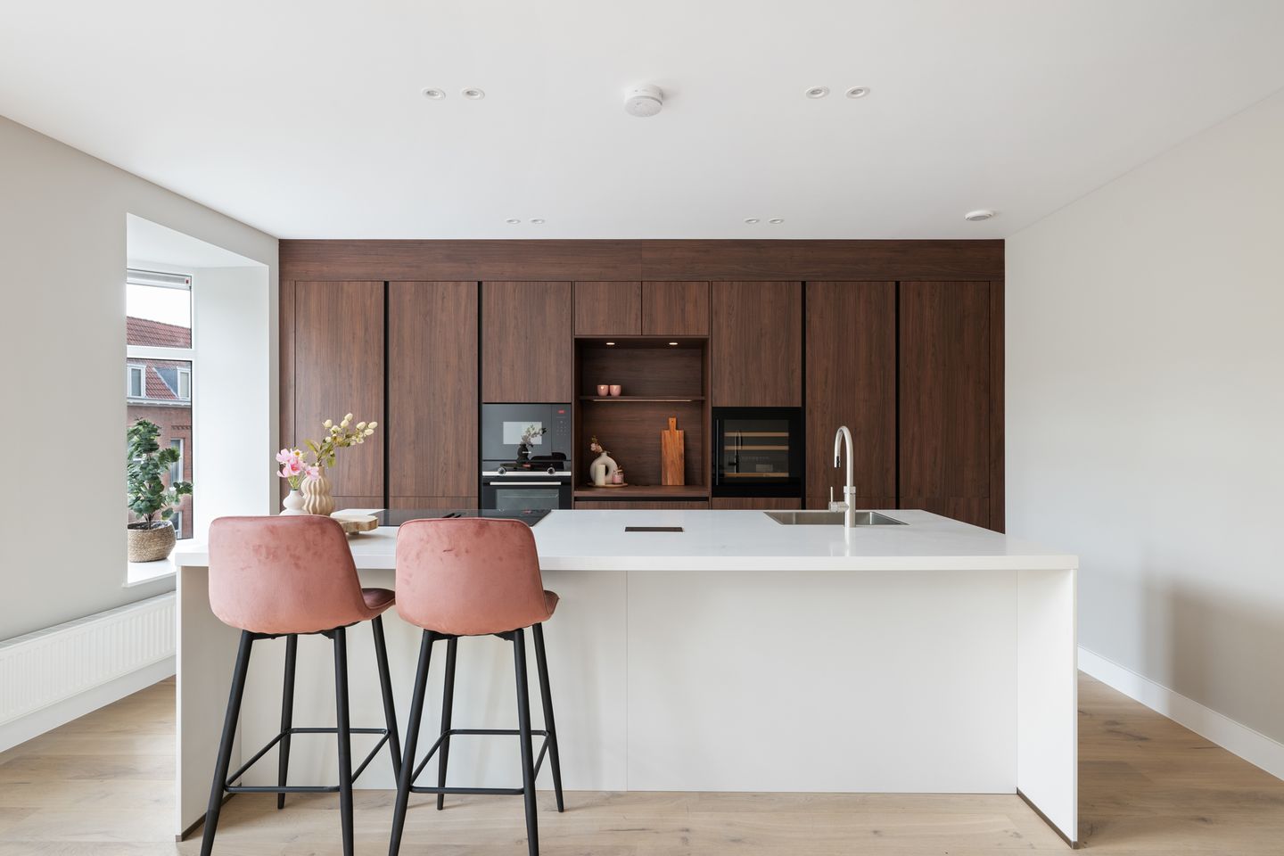 Luxury 5-Room Apartment on Mathenesserlaan with New Foundation and Terrace — 19