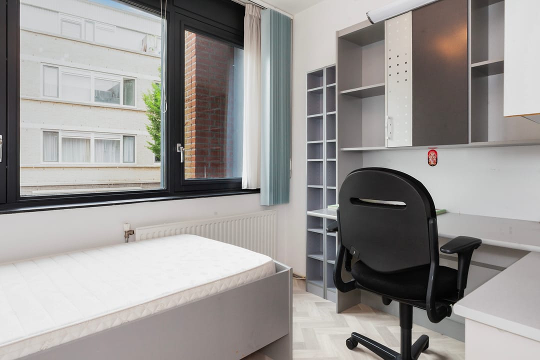 Photo 23 of Van de Veldestraat 55
