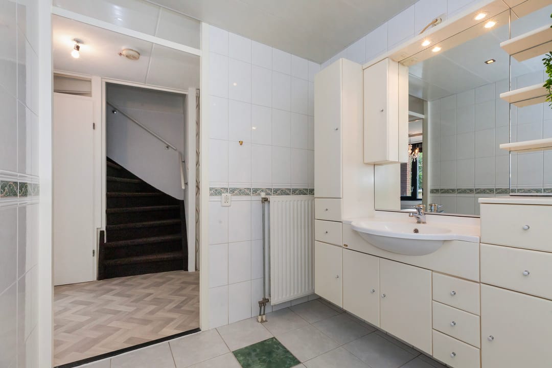 Photo 31 of Van de Veldestraat 55