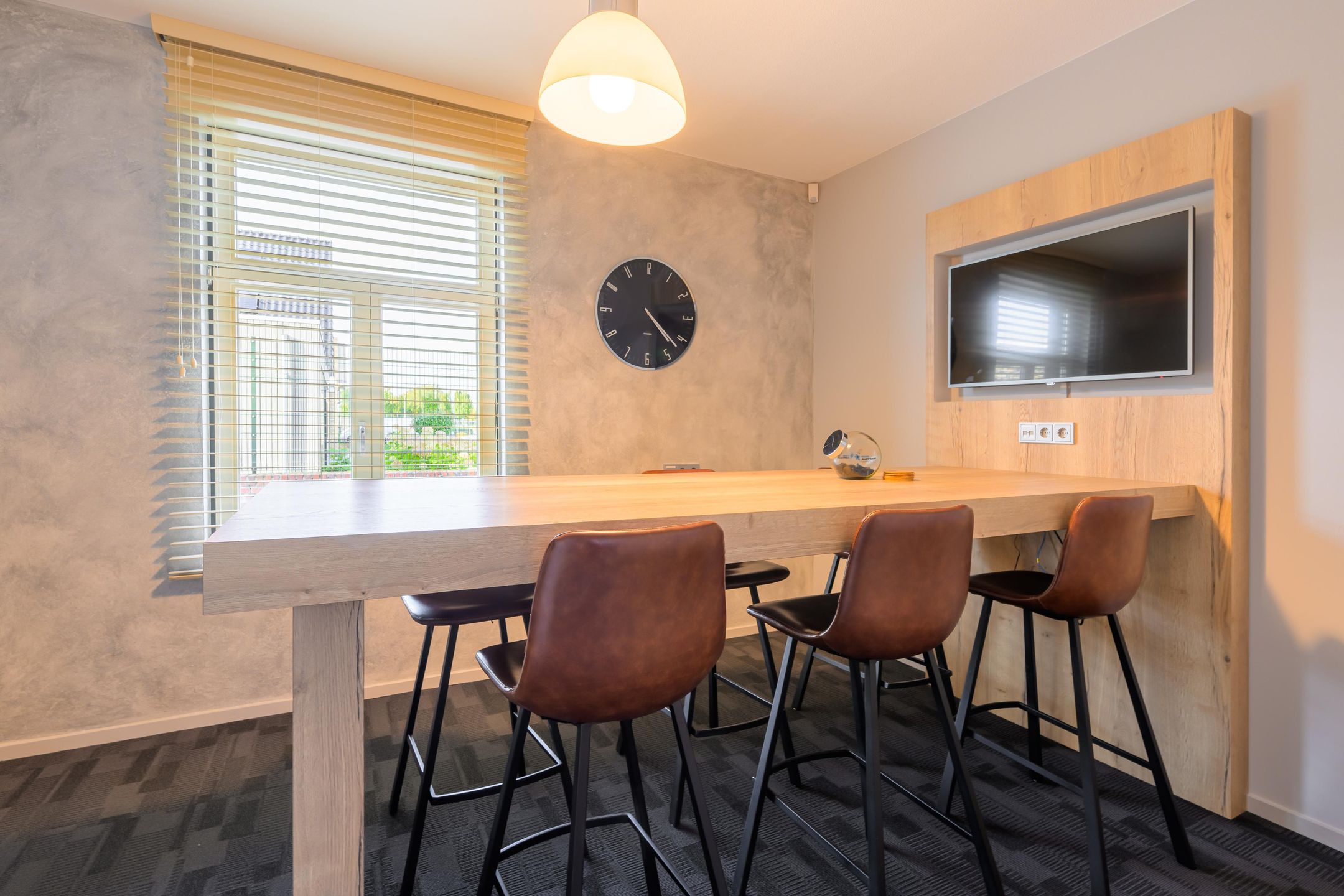 Exclusive U-Shaped Farmhouse with Pool, Office Space and Independent Apartment in Koningsbosch — 33