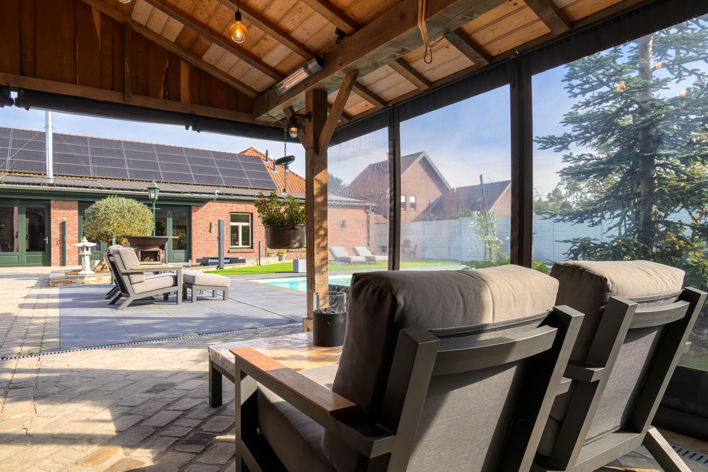 Exclusive U-Shaped Farmhouse with Pool, Office Space and Independent Apartment in Koningsbosch — 25