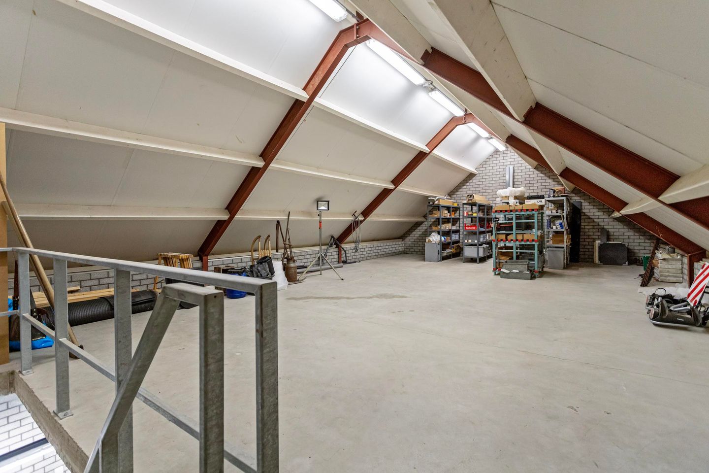 Exclusive U-Shaped Farmhouse with Pool, Office Space and Independent Apartment in Koningsbosch — 50