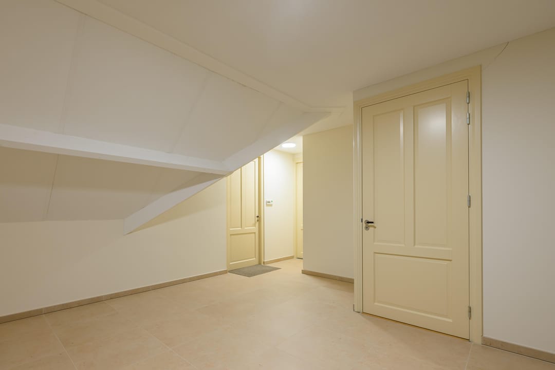 Exclusive U-Shaped Farmhouse with Pool, Office Space and Independent Apartment in Koningsbosch — 46