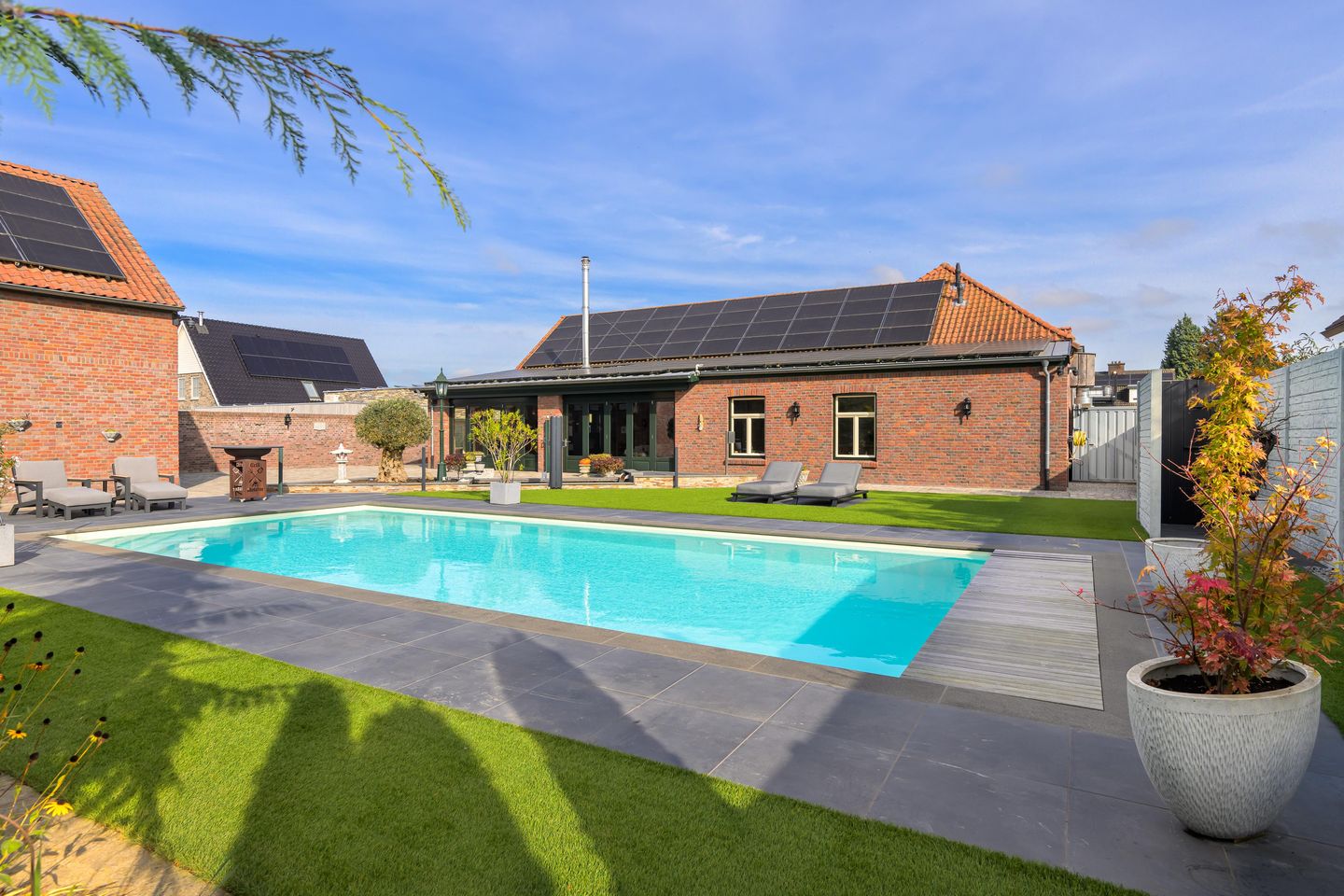 Exclusive U-Shaped Farmhouse with Pool, Office Space and Independent Apartment in Koningsbosch — 19