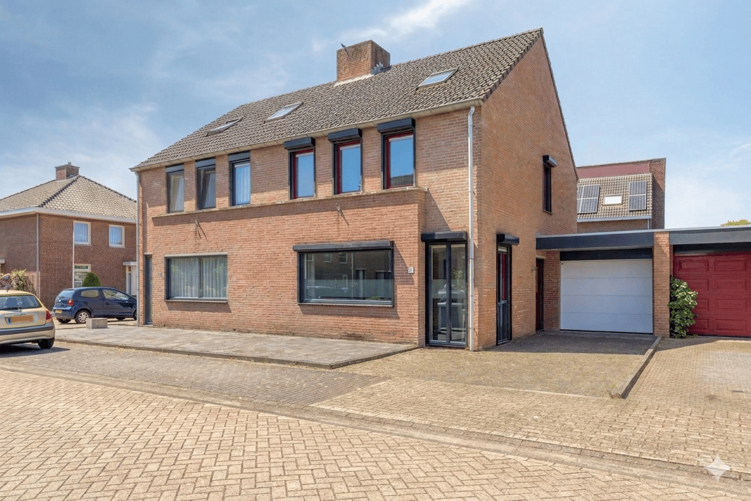 Photo 1 of Pastoor Starmansstraat 25