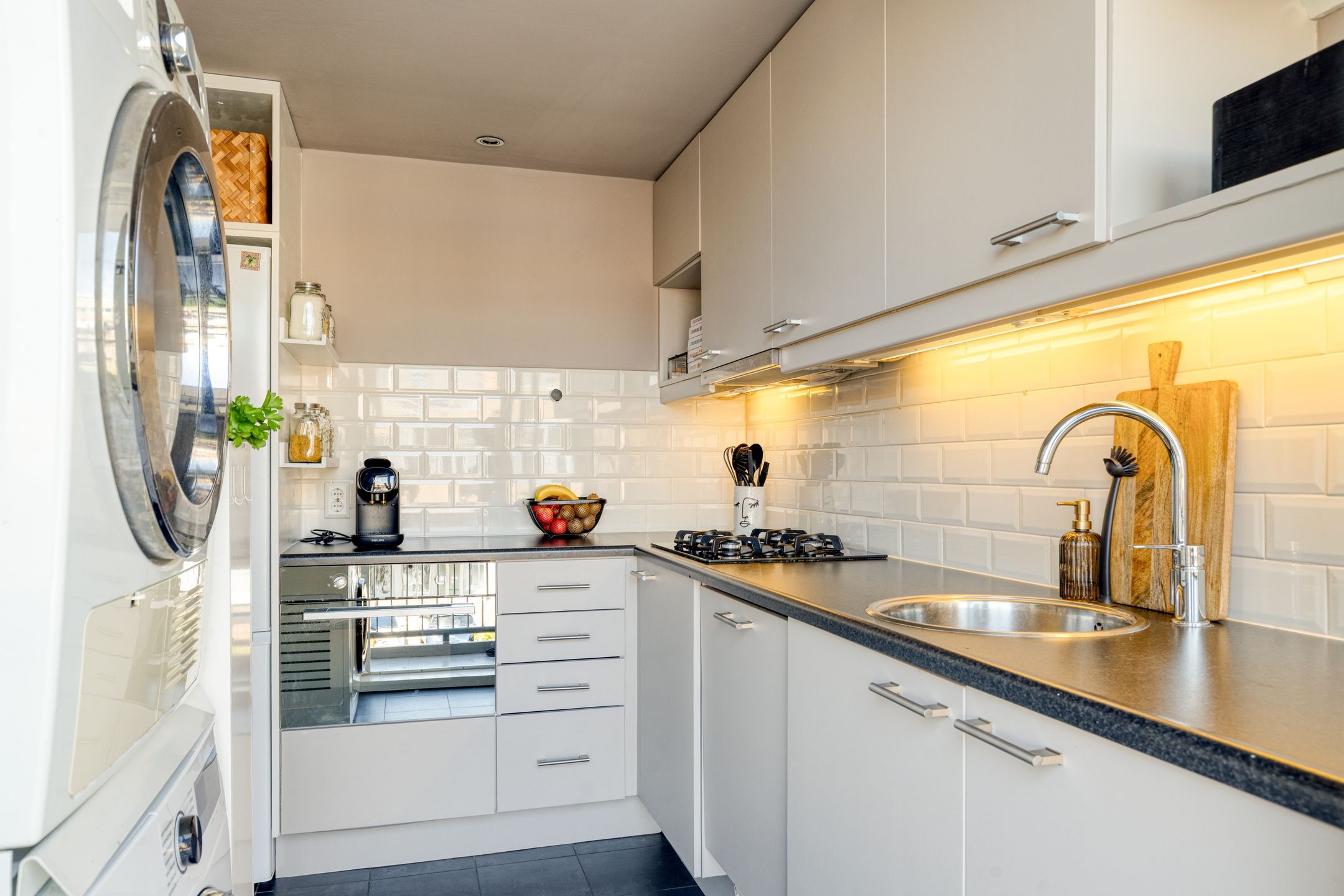 Photo 12 of Carel van Manderstraat 88