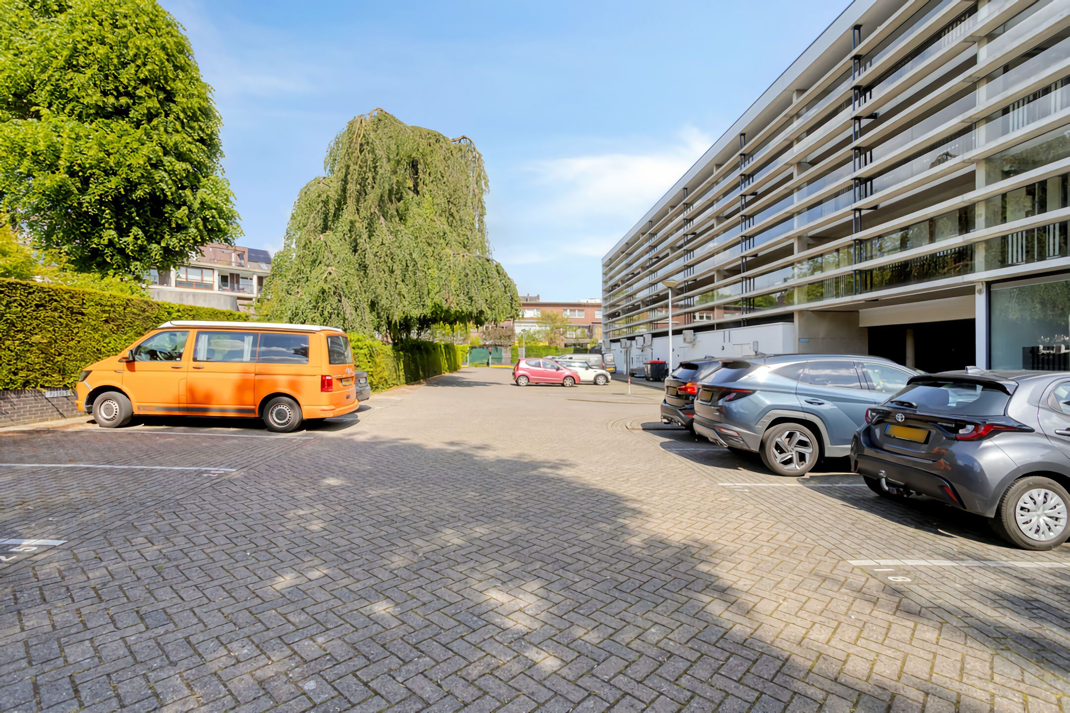 Bright Corner Apartment with Parking in Sought-After Villapark-Sint Pieter — 27