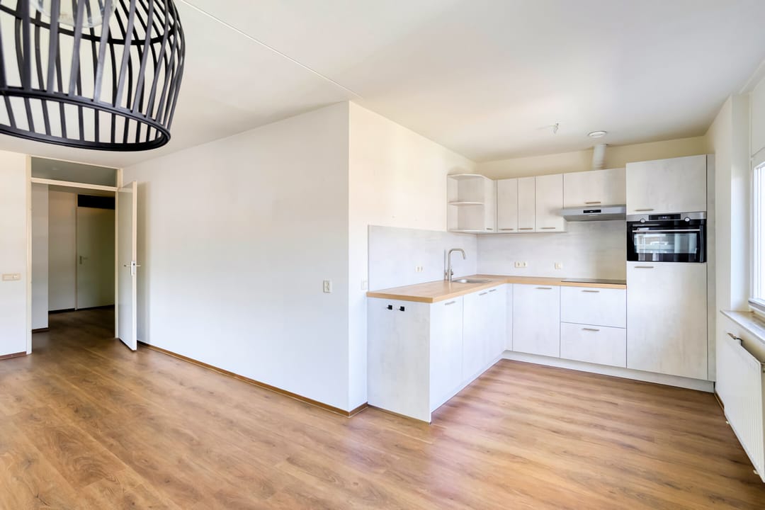 Bright Corner Apartment with Parking in Sought-After Villapark-Sint Pieter — 13