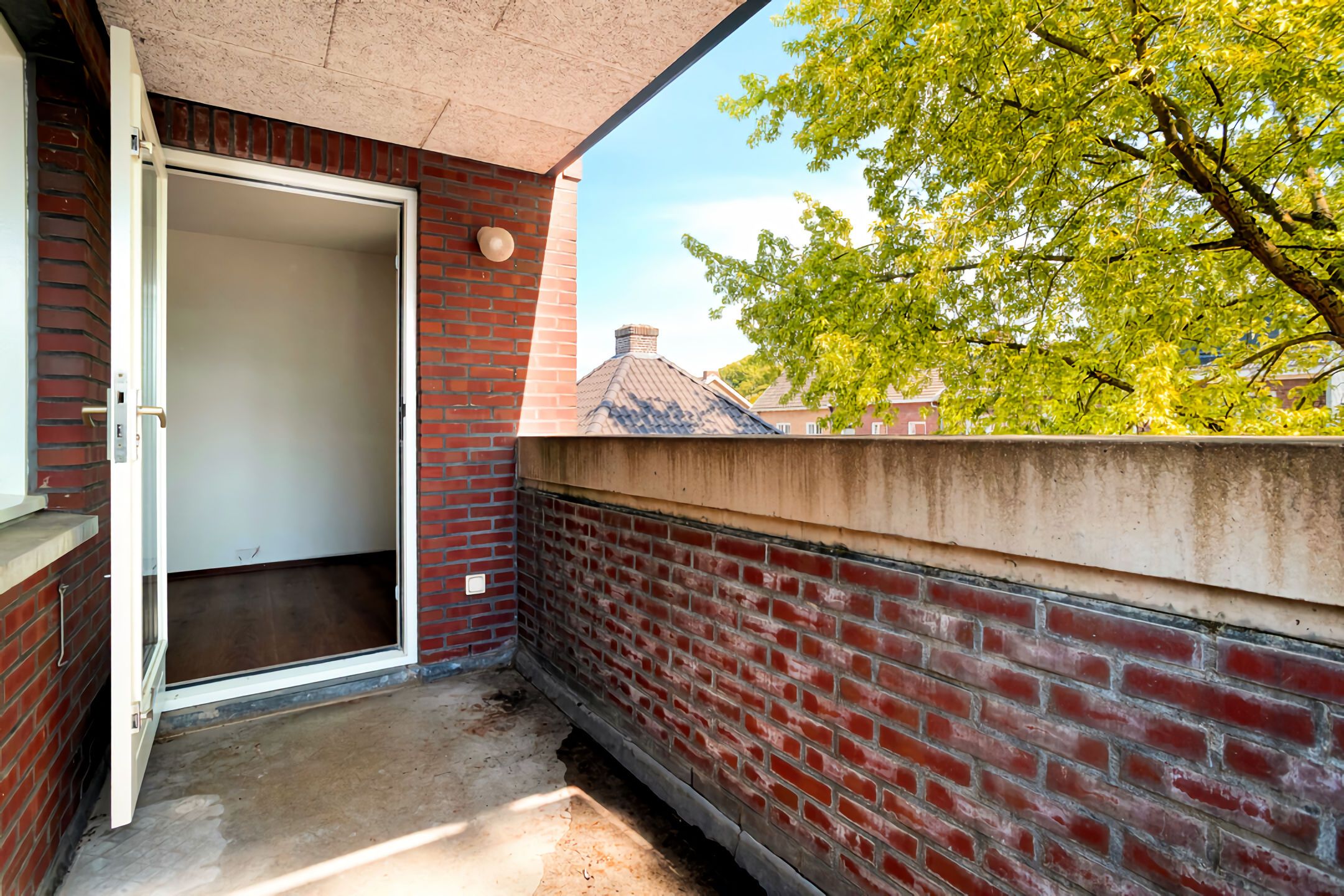 Bright Corner Apartment with Parking in Sought-After Villapark-Sint Pieter — 18