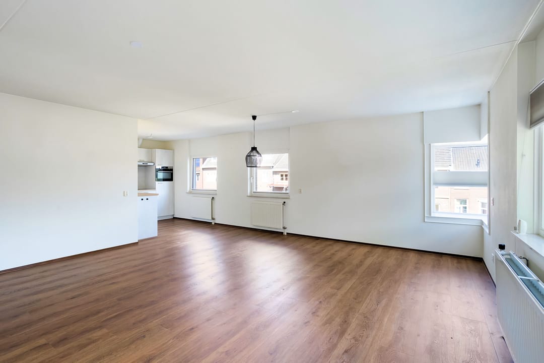 Bright Corner Apartment with Parking in Sought-After Villapark-Sint Pieter — 11