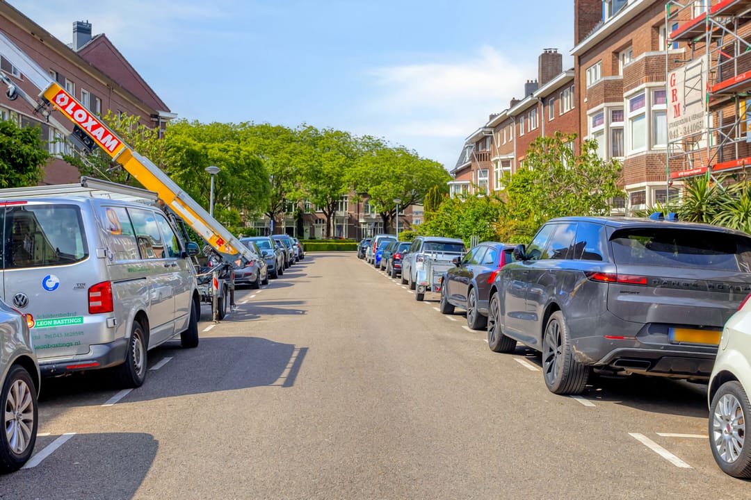 Bright Corner Apartment with Parking in Sought-After Villapark-Sint Pieter — 28