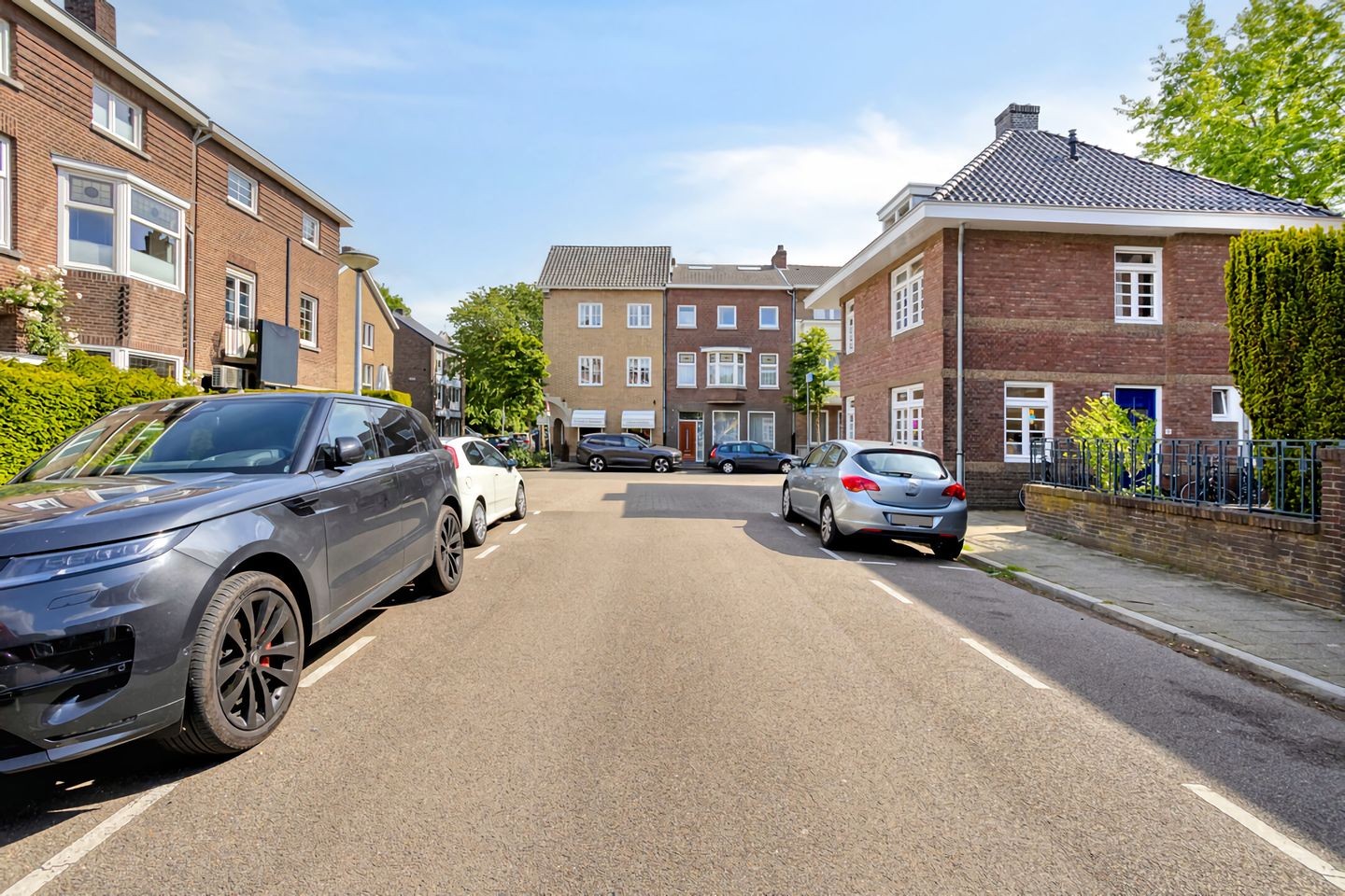 Bright Corner Apartment with Parking in Sought-After Villapark-Sint Pieter — 29