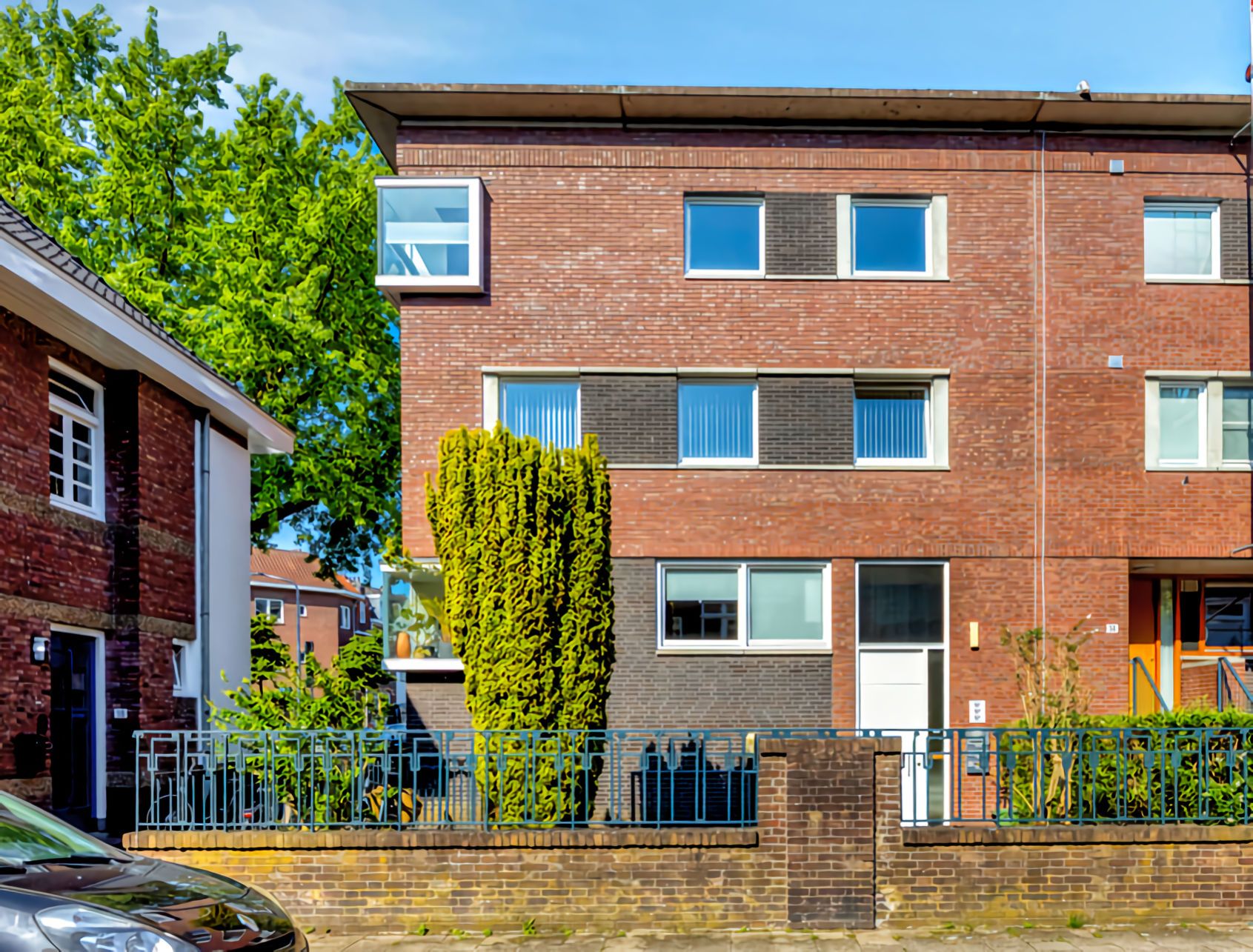 Bright Corner Apartment with Parking in Sought-After Villapark-Sint Pieter — 30