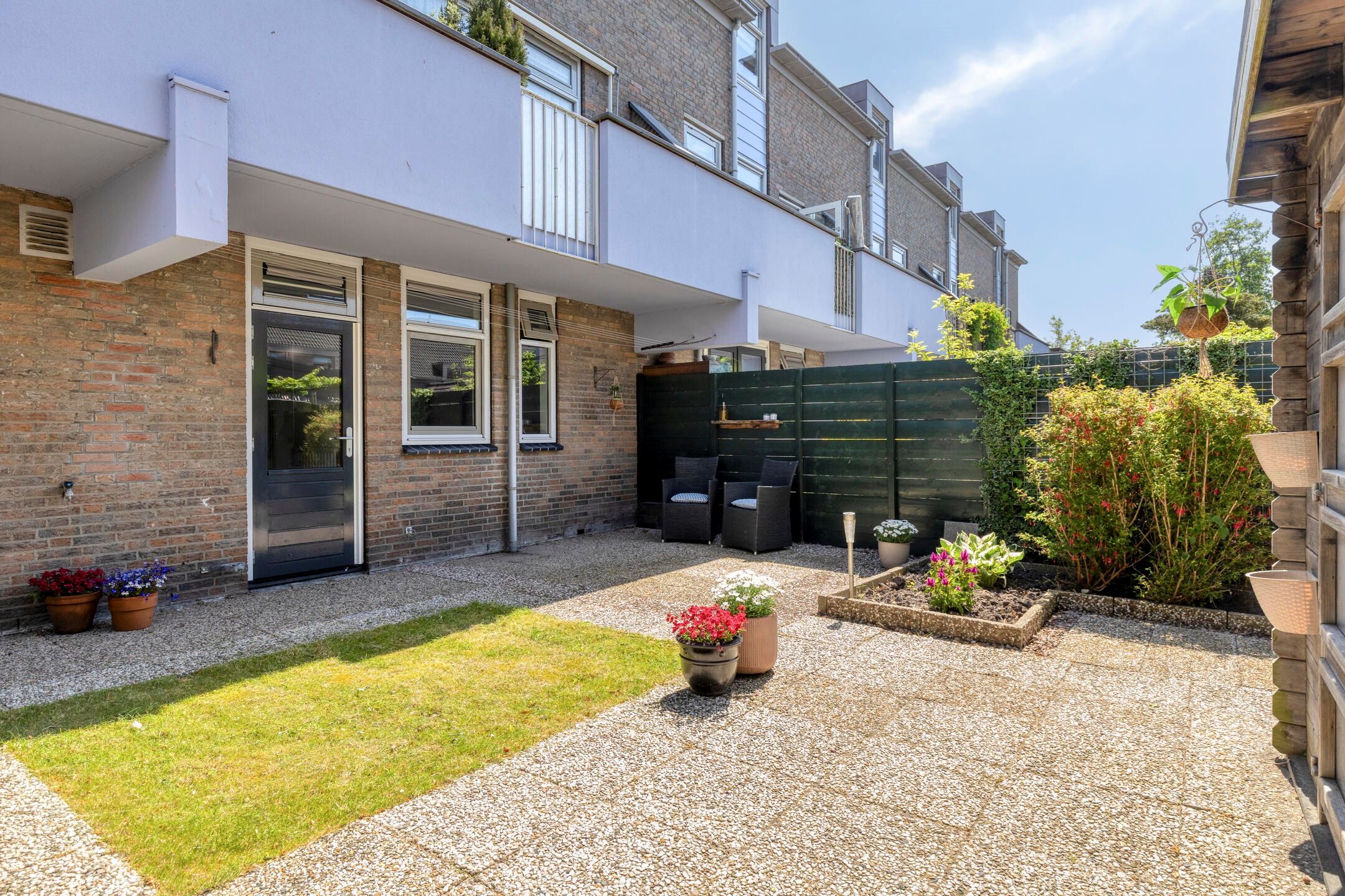 Spacious Corner Apartment with Large Southwest Facing Garden on the Ground Floor — 33