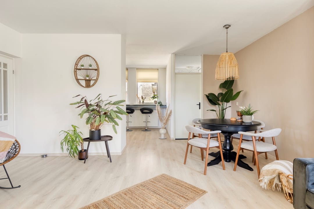 Spacious Corner Apartment with Large Southwest Facing Garden on the Ground Floor — 13